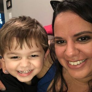 Meet your Posher, Roxanne